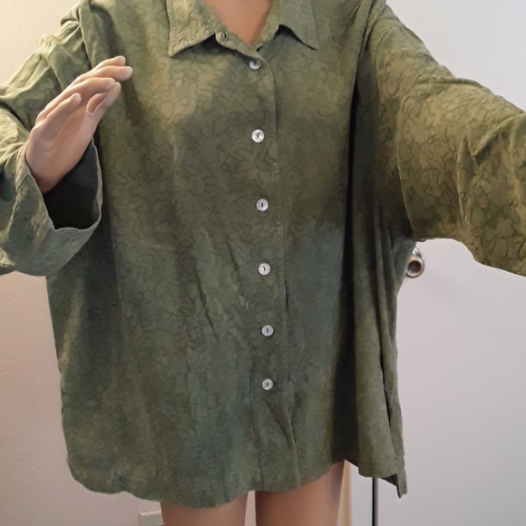 Tianello Oversized light weight Jacket Plus Size - Picture 2 of 8